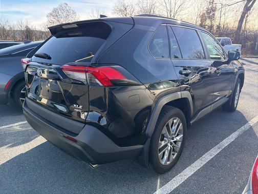 2021 Toyota RAV4 XLE Premium