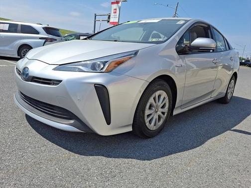 2019 Toyota Prius LE
