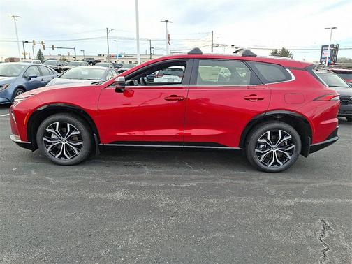 2025 Toyota Crown Signia XLE