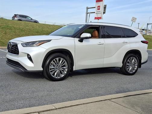 2023 Toyota Highlander Platinum
