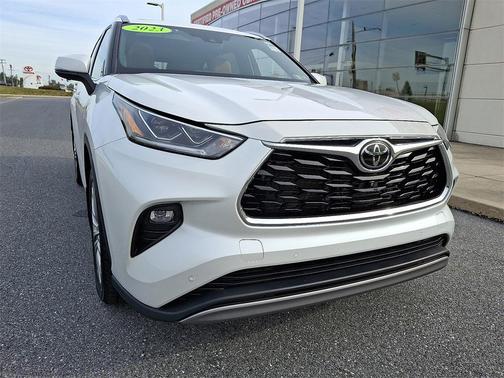 2023 Toyota Highlander Platinum