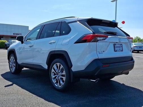 2025 Toyota RAV4 XLE Premium