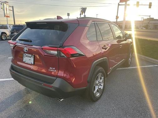 2024 Toyota RAV4 Hybrid XLE