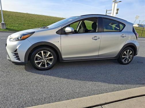 2018 Toyota Prius c Two