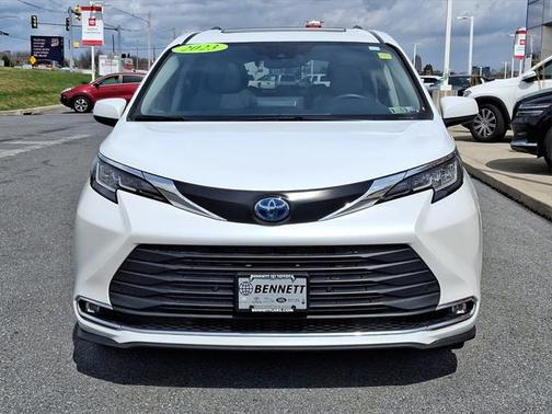 2023 Toyota Sienna XLE 7 Passenger
