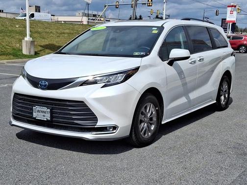 2023 Toyota Sienna XLE 7 Passenger