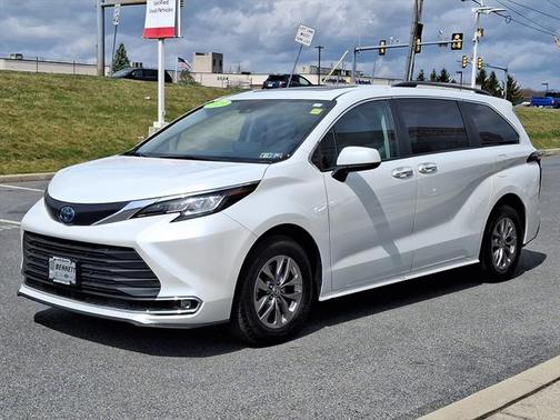 2023 Toyota Sienna XLE 7 Passenger