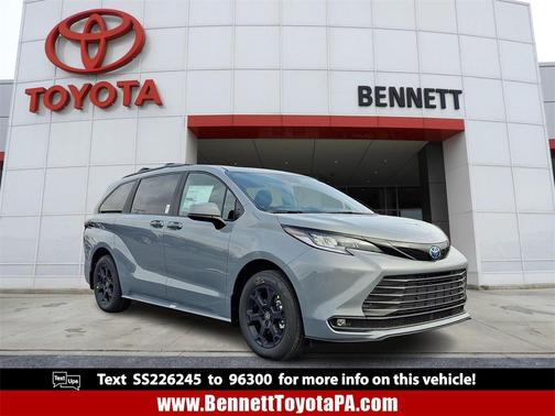 2025 Toyota Sienna Woodland Edition