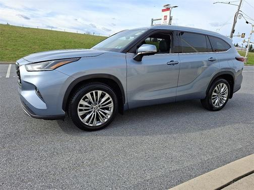 2024 Toyota Highlander Platinum