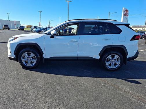 2025 Toyota RAV4 Hybrid XLE