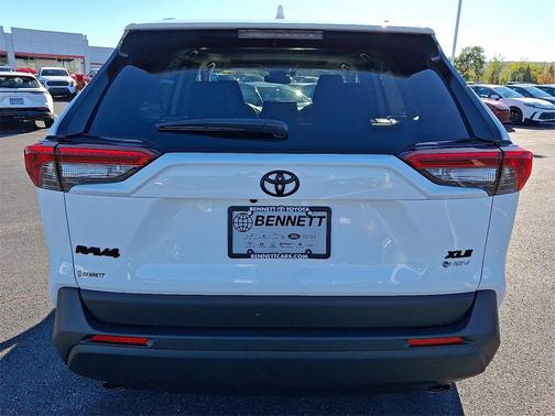 2025 Toyota RAV4 Hybrid XLE