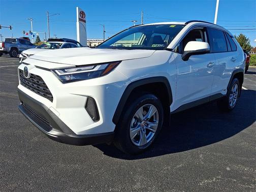 2025 Toyota RAV4 Hybrid XLE