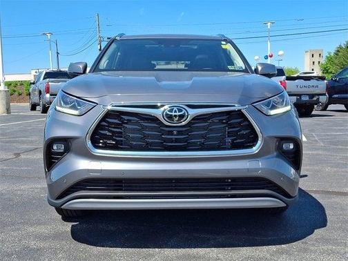2025 Toyota Highlander Platinum
