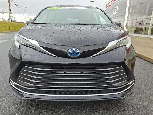 2024 Toyota Sienna Limited