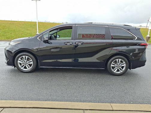 2024 Toyota Sienna Limited