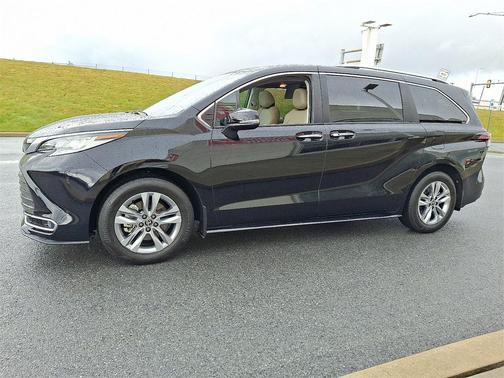 2024 Toyota Sienna Limited