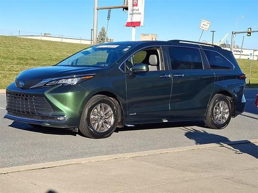 2021 Toyota Sienna XLE 7 Passenger