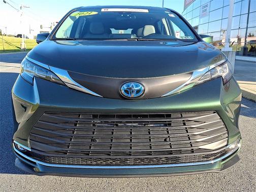 2021 Toyota Sienna XLE 7 Passenger