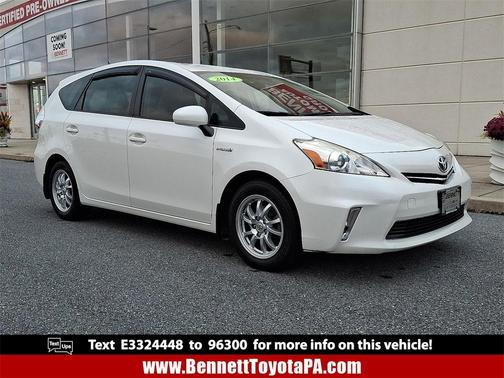 2014 Toyota Prius v Five