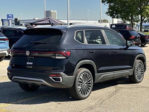 2025 Volkswagen Taos 1.5T SE