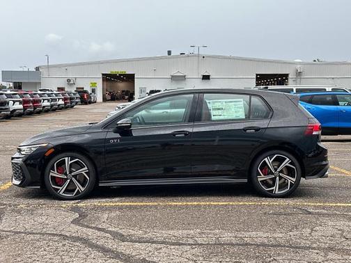 2025 Volkswagen Golf GTI 2.0T SE DSG