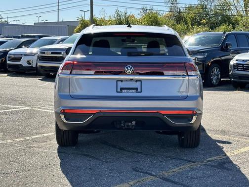2026 Volkswagen Atlas Cross Sport 2.0T SE w/Technology 4MOTION