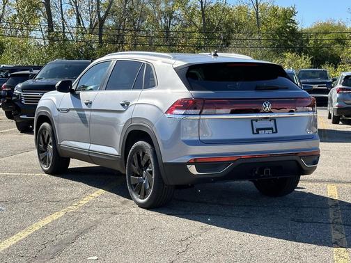 2026 Volkswagen Atlas Cross Sport 2.0T SE w/Technology 4MOTION