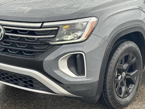 2024 Volkswagen Atlas 2.0T SE w/Technology 4MOTION