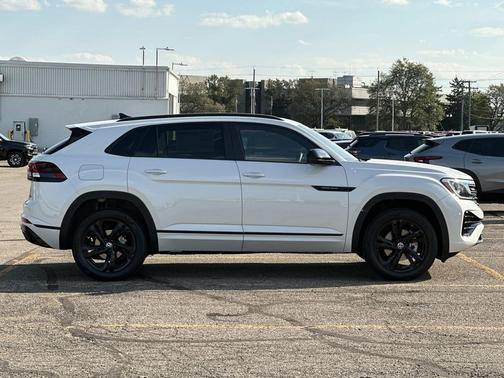 2026 Volkswagen Atlas Cross Sport 2.0T SEL