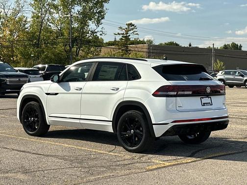 2026 Volkswagen Atlas Cross Sport 2.0T SEL