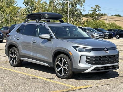 2025 Volkswagen Tiguan 2.0T SE 4MOTION