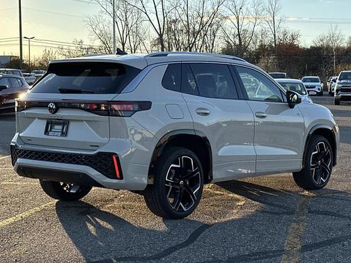 2026 Volkswagen Tiguan 2.0T SEL R-Line 4MOTION