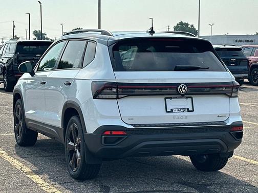 2025 Volkswagen Taos 1.5T SE Black