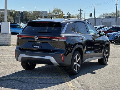 2025 Volkswagen Tiguan 2.0T SE 4MOTION
