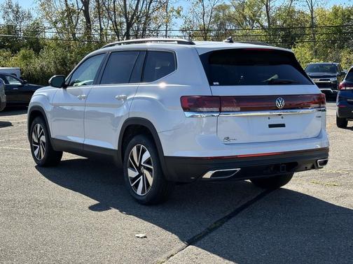 2025 Volkswagen Atlas 2.0T SE w/Technology 4MOTION