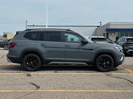 2025 Volkswagen Atlas 2.0T Peak Edition