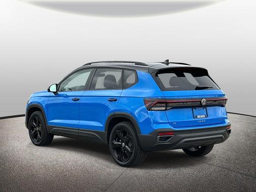 2025 Volkswagen Taos 1.5T SE Black