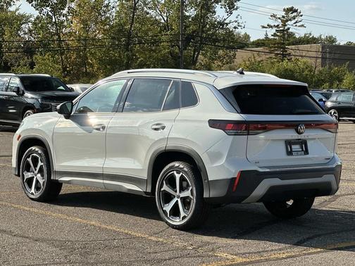 2025 Volkswagen Tiguan 2.0T SE 4MOTION