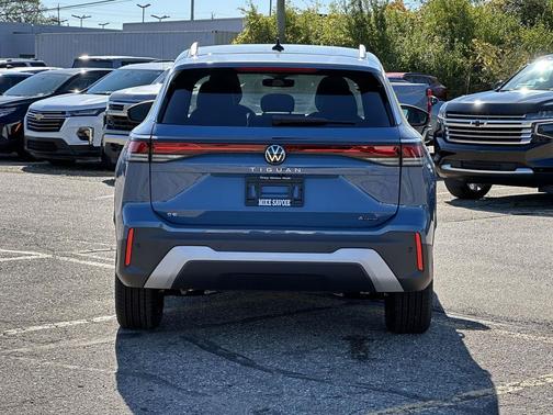 2025 Volkswagen Tiguan 2.0T SE 4MOTION