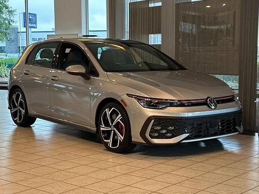 2025 Volkswagen Golf GTI 2.0T SE DSG