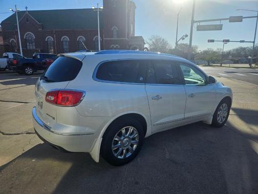White 2013 Buick Enclave Premium