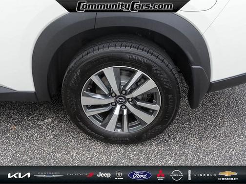 2024 Nissan Pathfinder SL