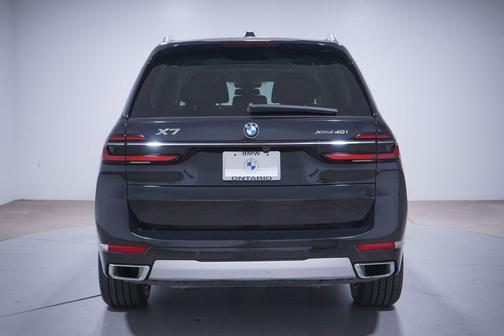 Black Sapphire Metallic 2024 BMW X7 xDrive40i