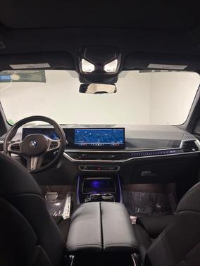 Carbon Black Metallic 2024 BMW X7 xDrive40i
