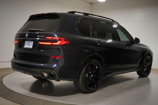 Carbon Black Metallic 2024 BMW X7 xDrive40i
