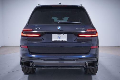 Carbon Black Metallic 2024 BMW X7 xDrive40i