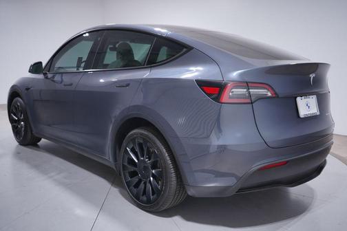 Midnight Silver Metallic 2023 Tesla Model Y Long Range