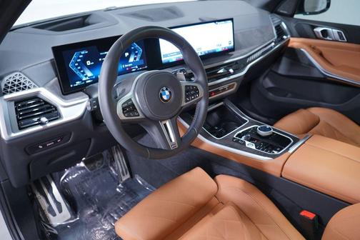 Mineral White Metallic 2025 BMW X5 M60i