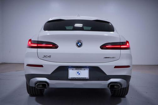 Alpine White 2022 BMW X4 xDrive30i