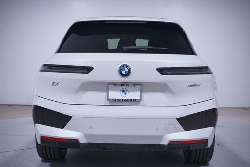 Mineral White Metallic 2024 BMW iX xDrive50